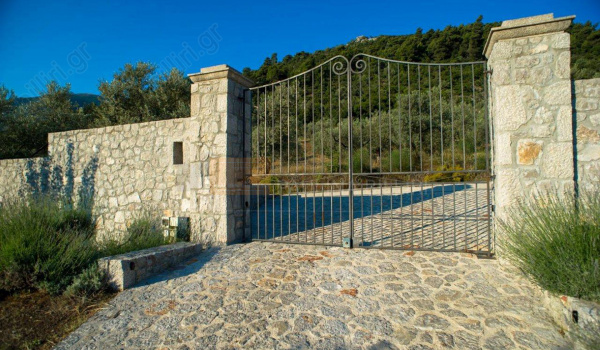 Είσοδος - Entrance